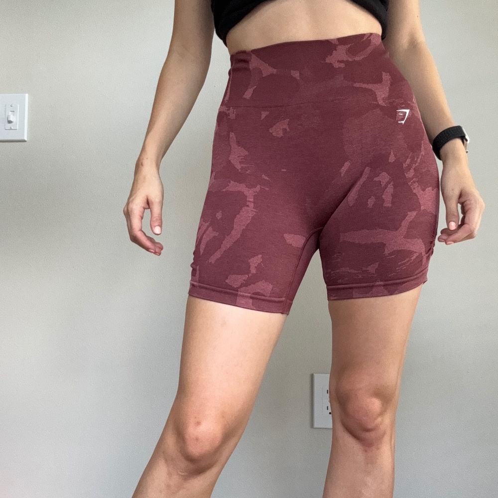Gym Shark Adapt Camo Seamless Ribbed Shorts in Red